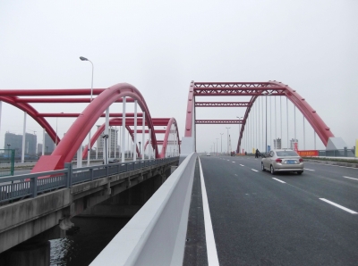江揚(yáng)大橋新橋左側(cè)建成通車(chē)。姜傳剛 攝