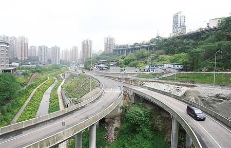 渝遂高灘巖立交三條新匝道通車(chē) 解壓楊公橋立交