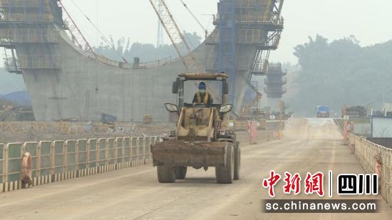 施工現(xiàn)場(chǎng)。朱安康攝